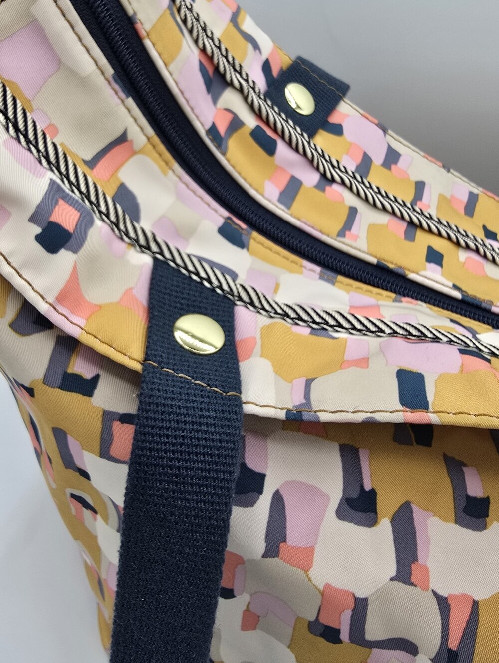 Fossil - Multicolour Geometric Shoulder Travel Tote Bag With Zipper Closure - Picture 4 of 12